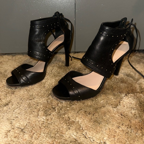 Black heels - Picture 1 of 1